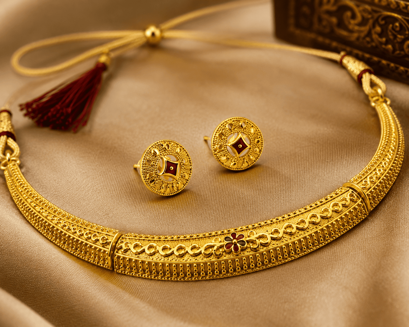 Gold-Tone Choker Necklace set